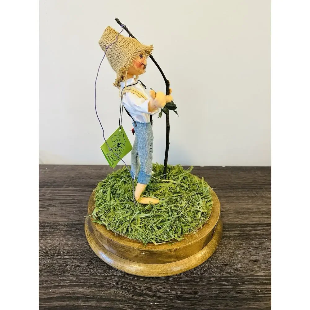 Annalee Dolls 1986 Huckleberry Finn Doll Glass Globe #281 Collectible Home Decor